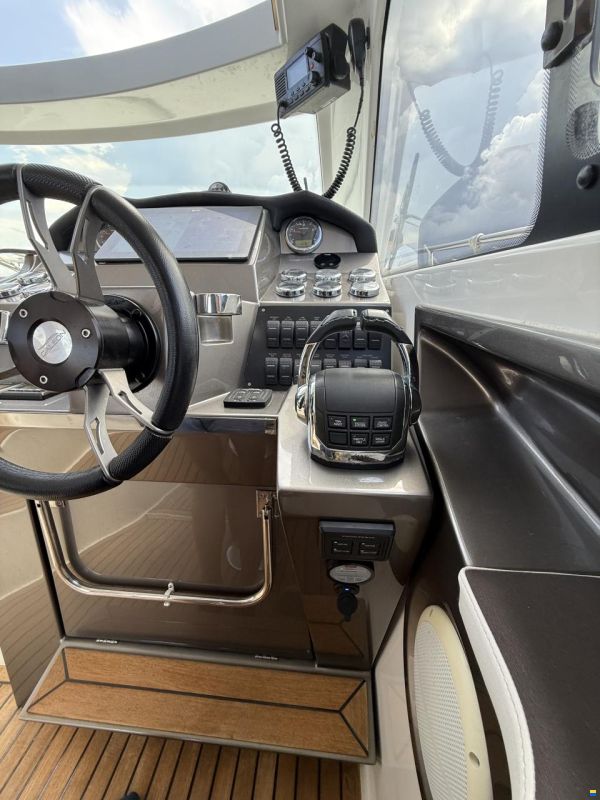 Galeon 325 HT