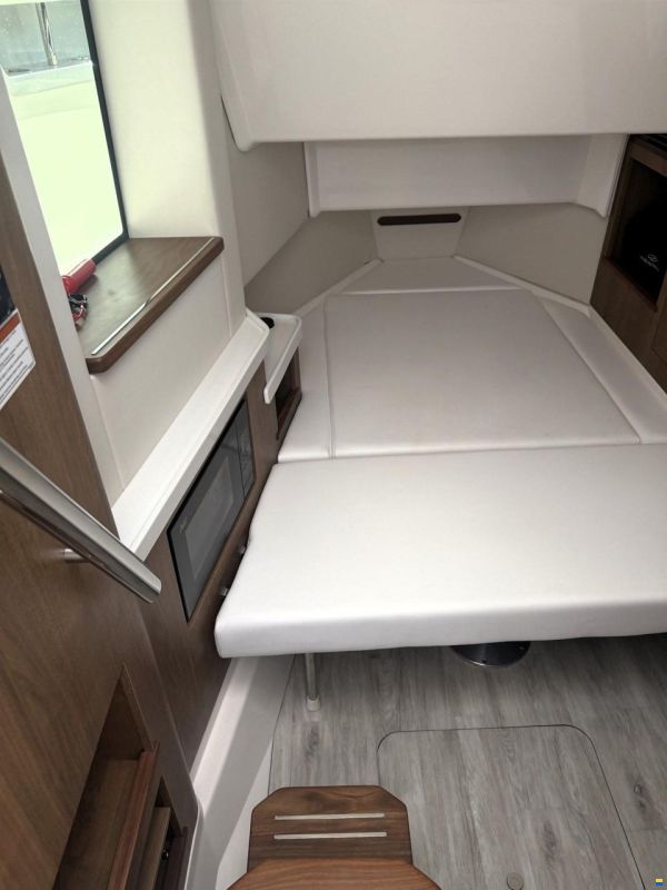 Regal Marine 33 SAV