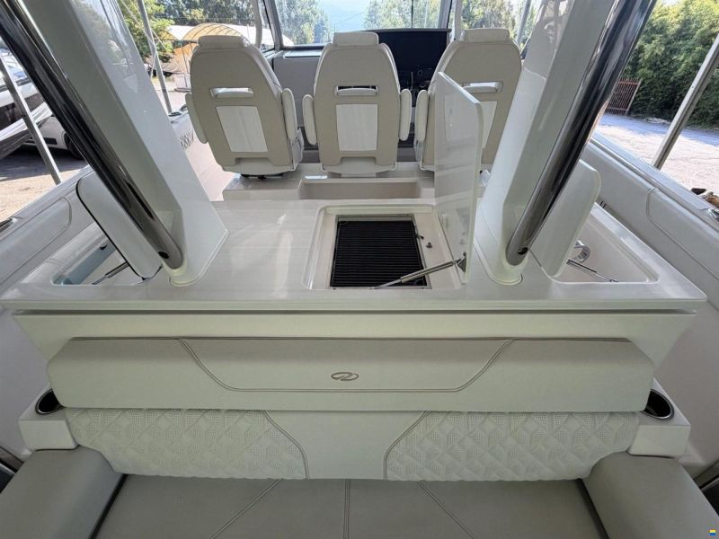 Regal Marine 33 SAV