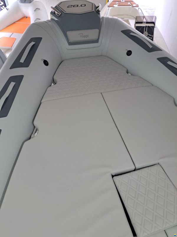 Ranieri Cayman 28 Executive