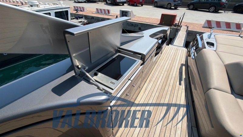 Pershing 7X