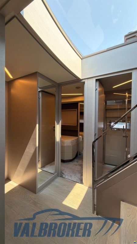 Pershing 7X