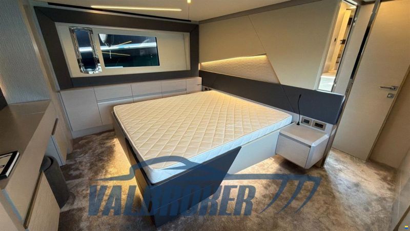Pershing 7X