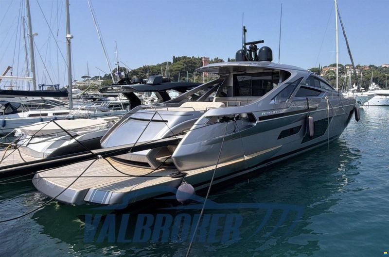 Pershing 7X