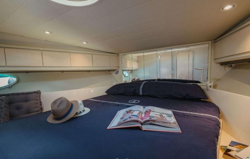 Pershing 40
