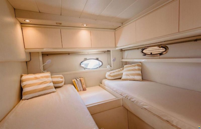 Pershing 40