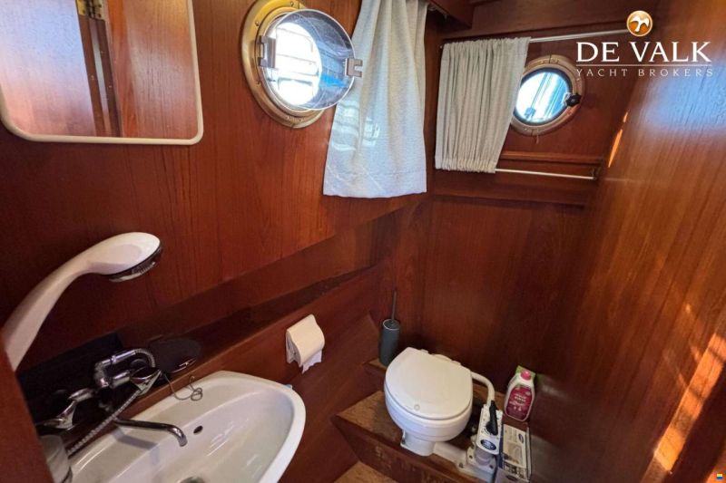 Linssen STURDY 1000 AC ROYAL