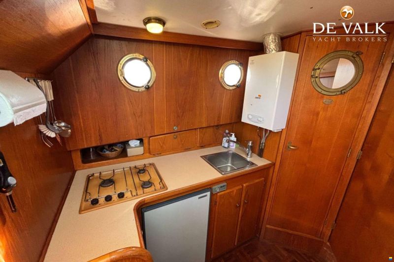 Linssen STURDY 1000 AC ROYAL
