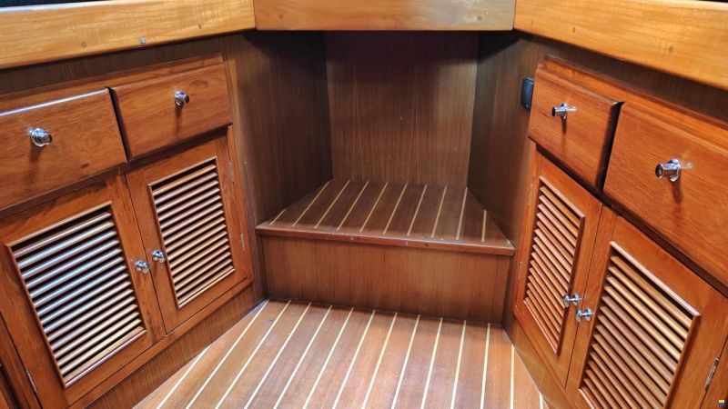 Coral Bay 34