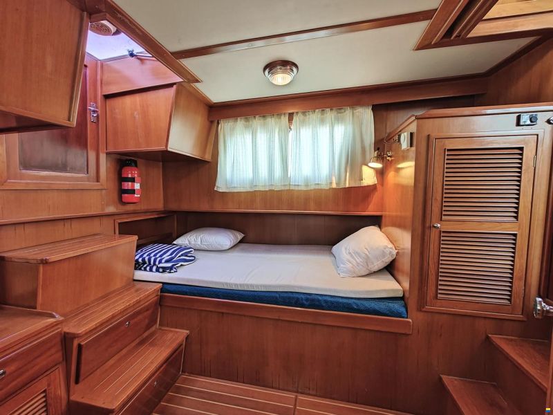 Coral Bay 34