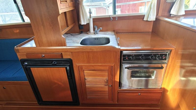 Coral Bay 34