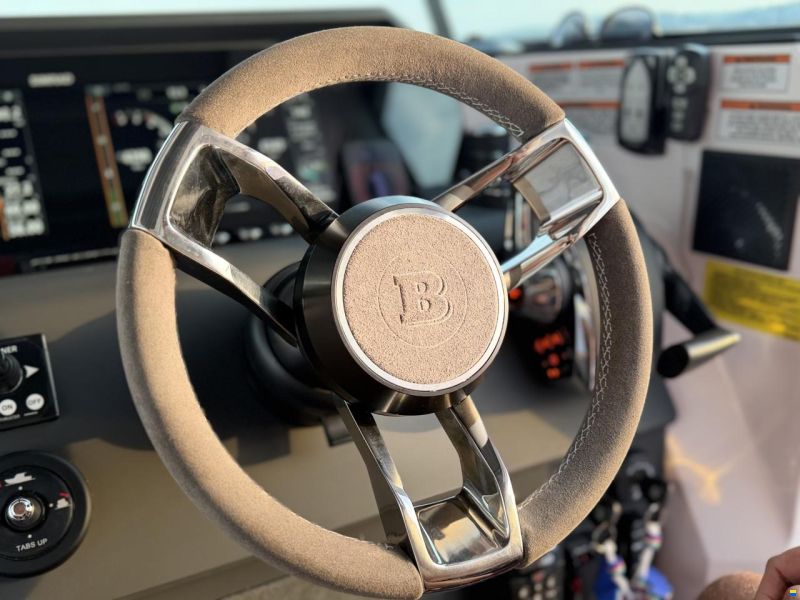 Axopar 37 CROSS CABIN BRABUS LINE