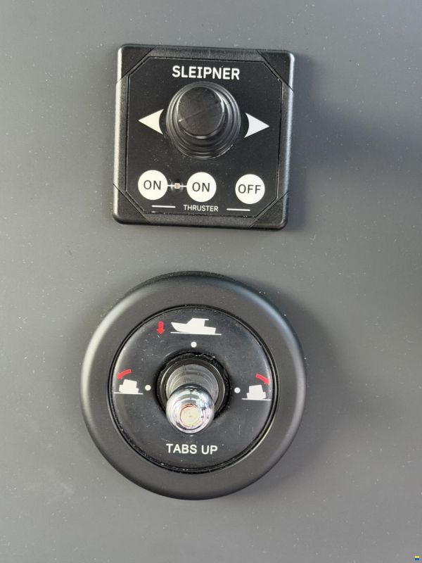 Axopar 37 CROSS CABIN BRABUS LINE