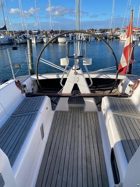 Elan 340
