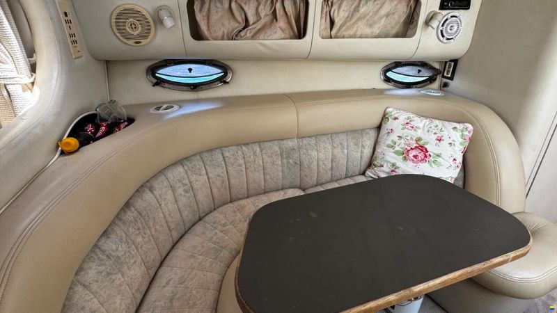 Crownline CR 330