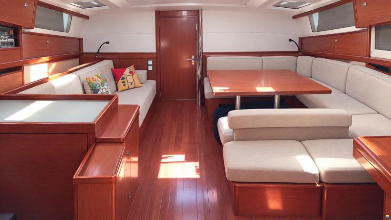 Beneteau Oceanis 55