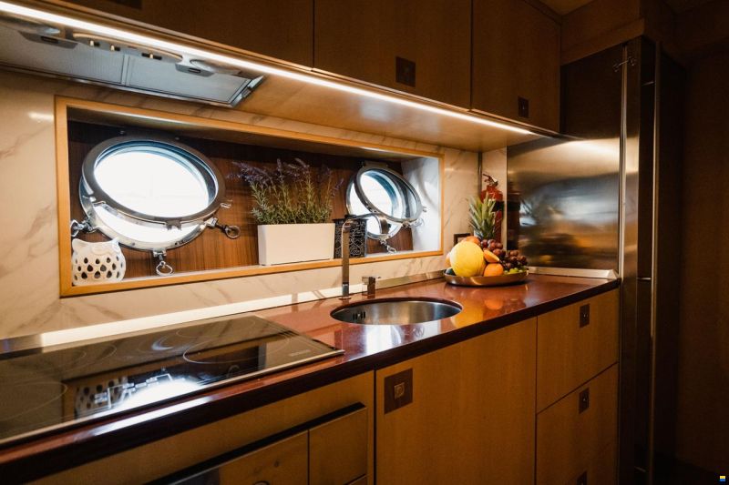 Fashion Yachts 68