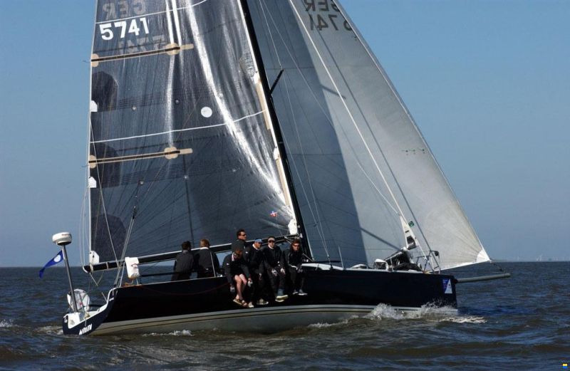 DynaYacht Schock 40 CBTF Racer