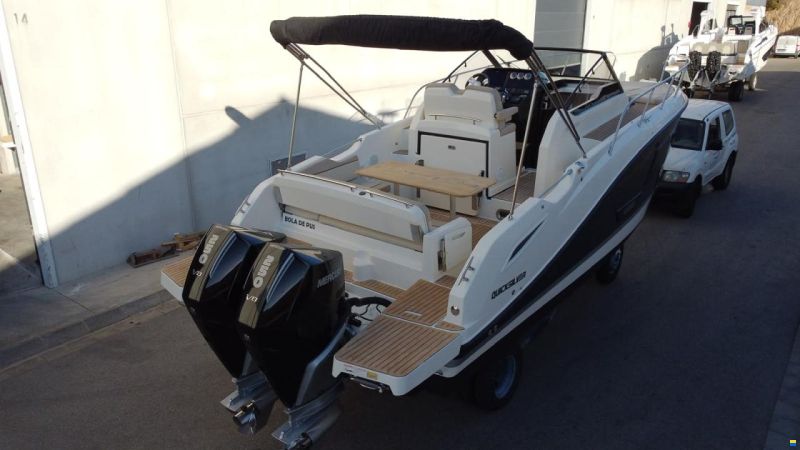 Quicksilver 875 Sundeck