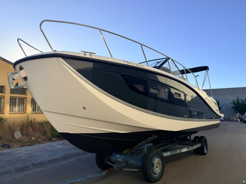 Quicksilver 875 Sundeck