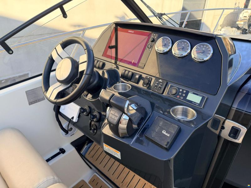 Quicksilver 875 Sundeck