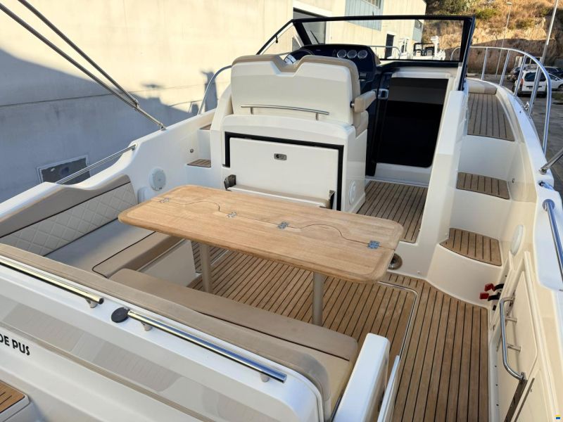 Quicksilver 875 Sundeck