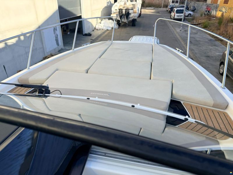 Quicksilver 875 Sundeck