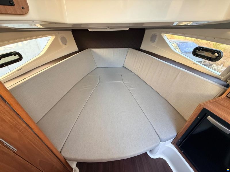 Quicksilver 875 Sundeck