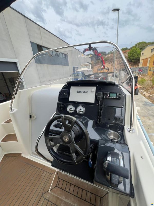 Quicksilver 805 Sundeck