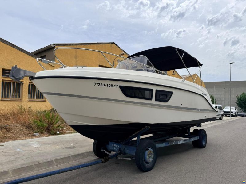 Quicksilver 805 Sundeck