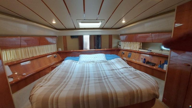 Ferretti 530