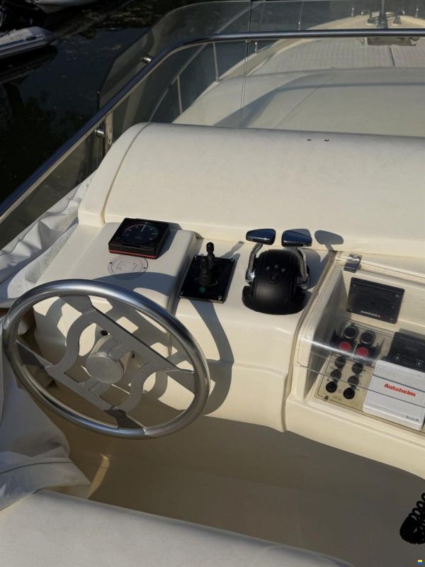 Ferretti 530