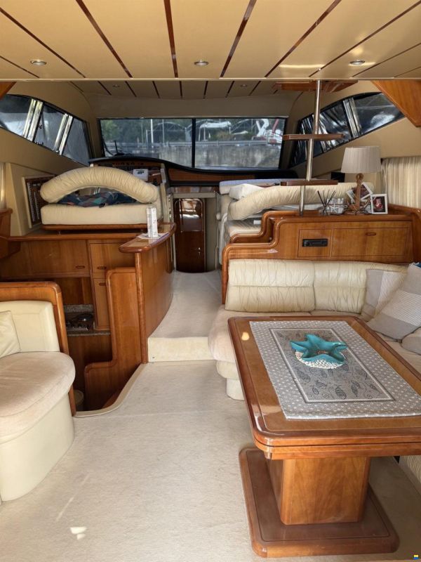 Ferretti 530