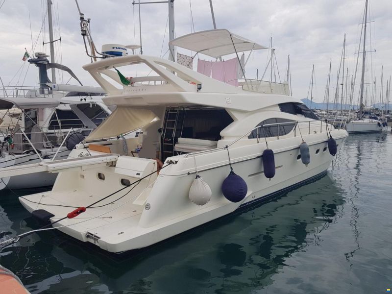 Ferretti 530