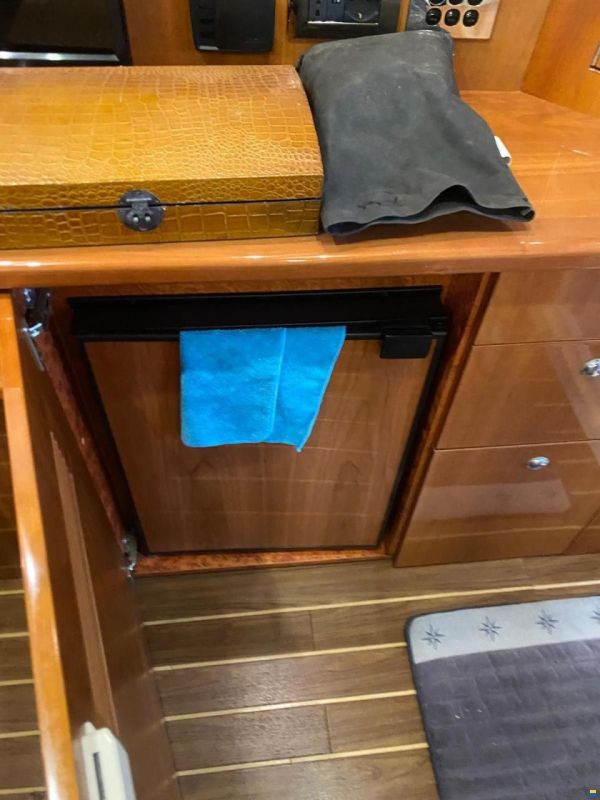Riviera 40 Fly