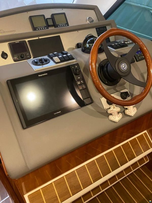 Riviera 40 Fly