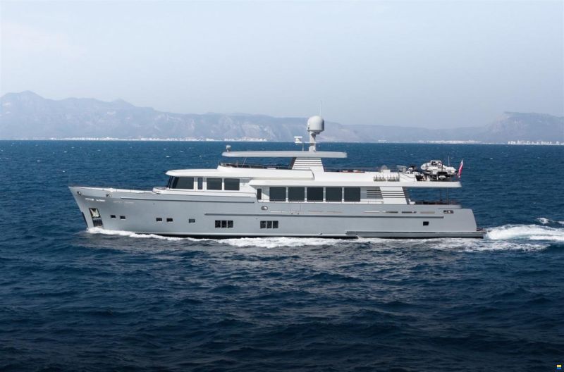Van der Valk Custom Explorer