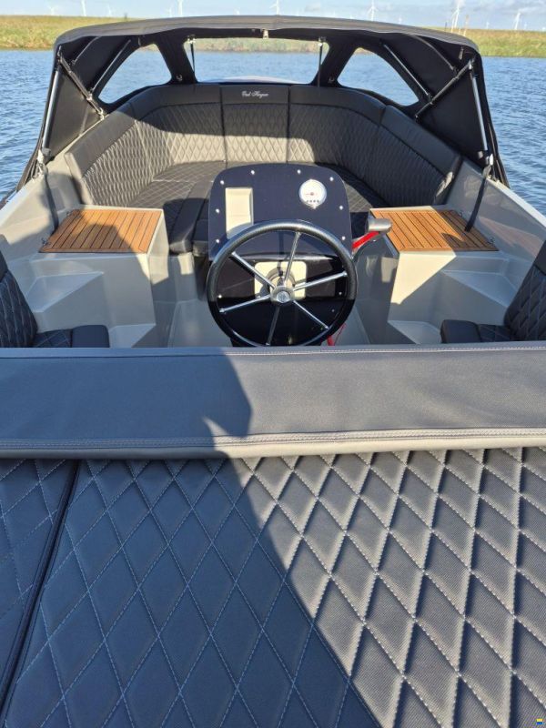 Oud Huijzer 650 Tender