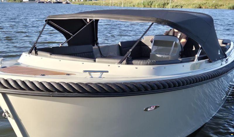 Oud Huijzer 650 Tender