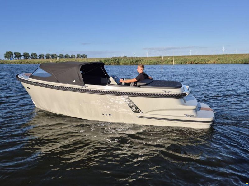Oud Huijzer 650 Tender