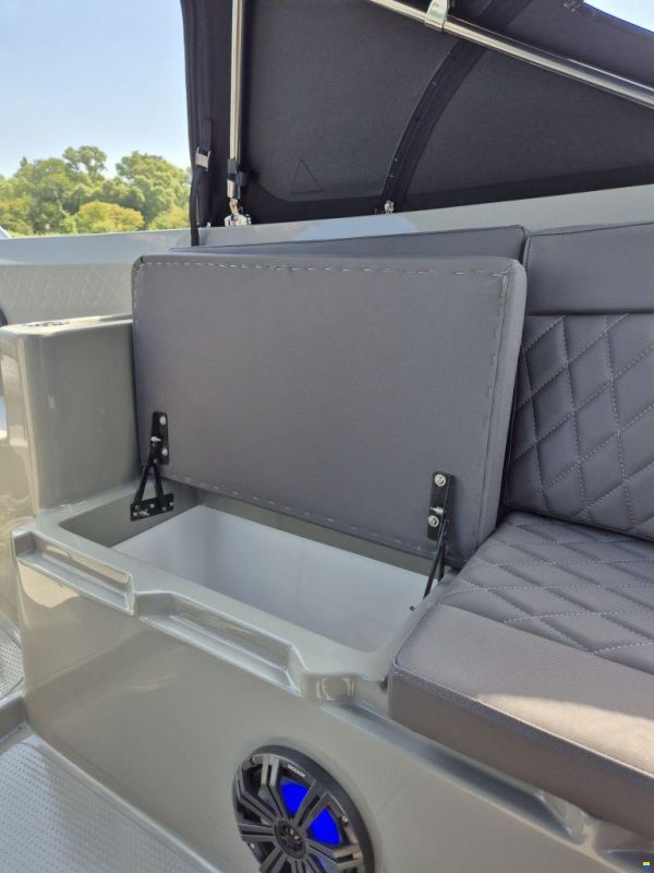 Topcraft 627 Tender