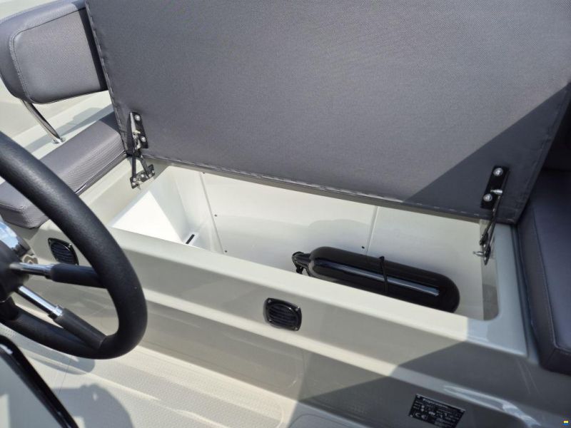 Topcraft 627 Tender