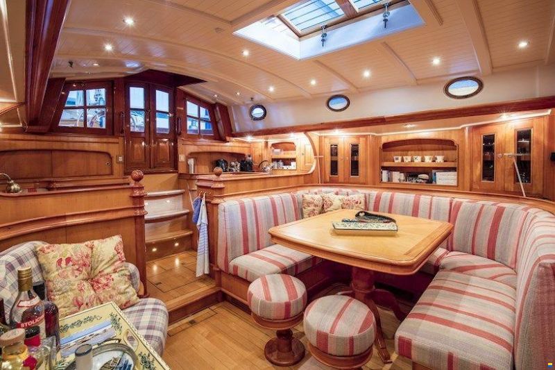 Lemsteraak Gouden Leeuw - Roefaak Hoek Design