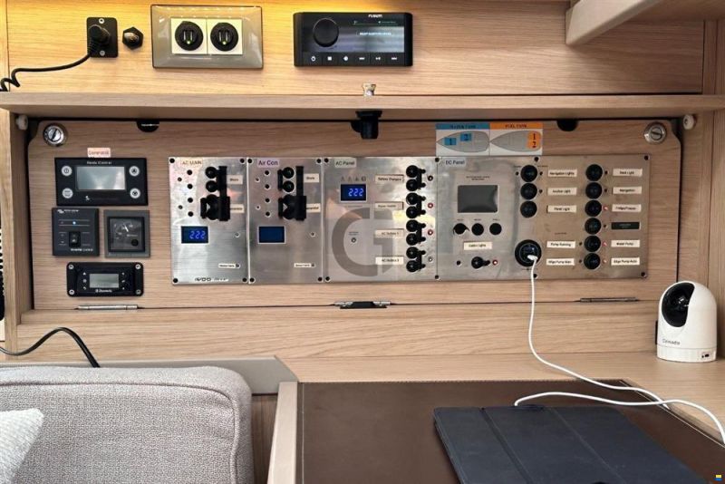 Beneteau Oceanis 55
