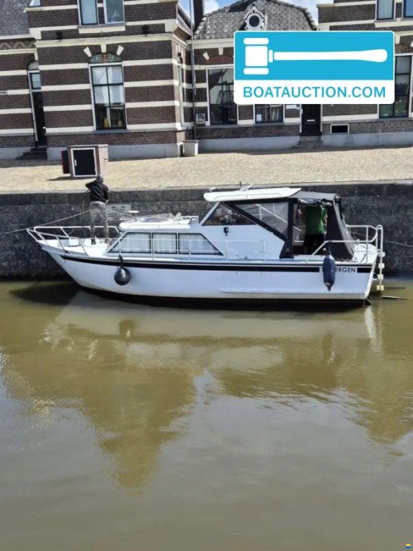 Motorkruiser 900