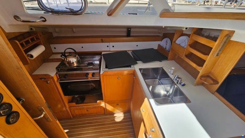 JFA PETREL 42