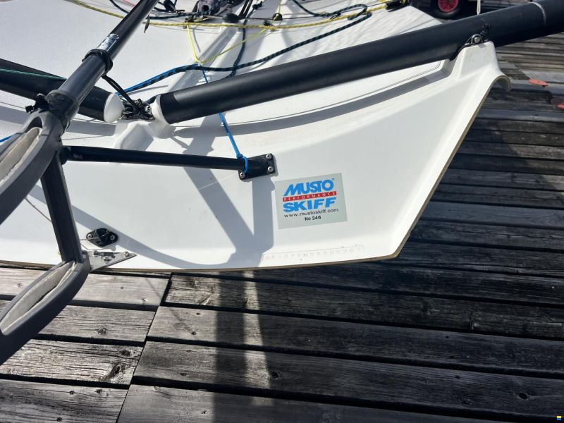 Musto Performance Skiff