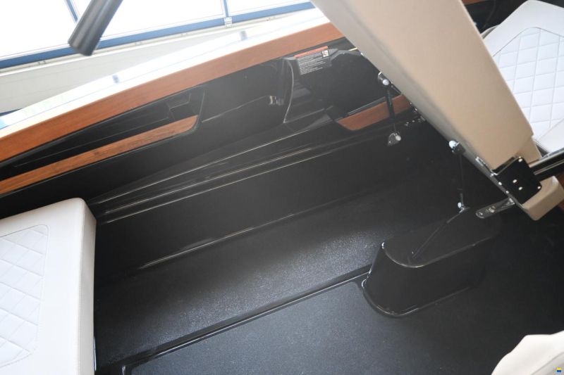 VTS Boats Flying Shark 5.7 Classic