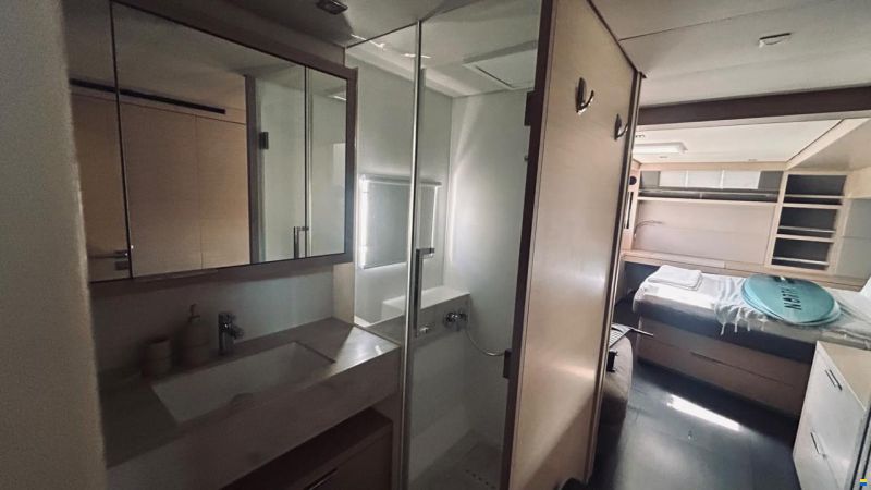 Lagoon 55 Owner's Version