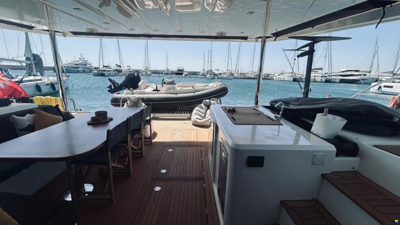 Lagoon 55 Owner's Version